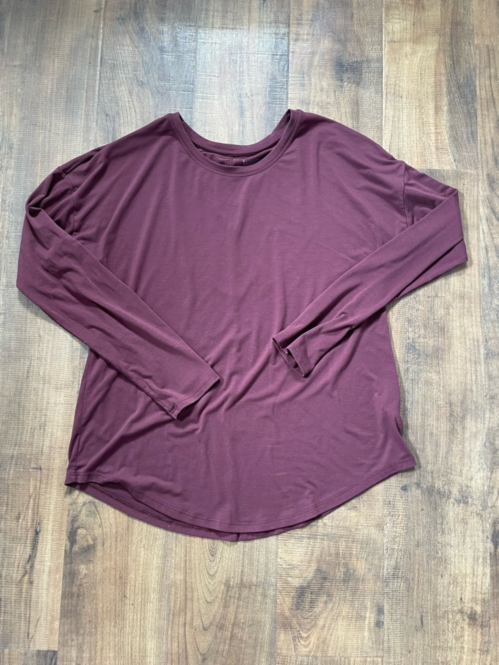 Athleta Long Sleeve Crewneck‎ Top - Plum size small purple black